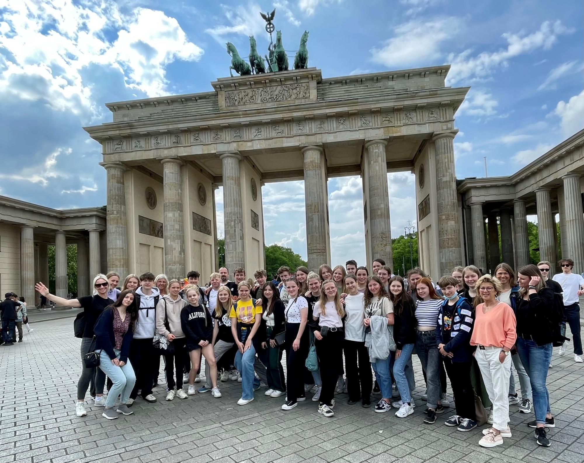 Elever foran Brandenburger Tor