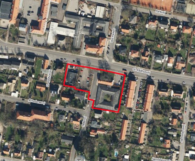Luftfoto af område ved Gl. Rådhusvej med lokalplanafgrænsning