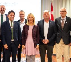 parterne med aftalen