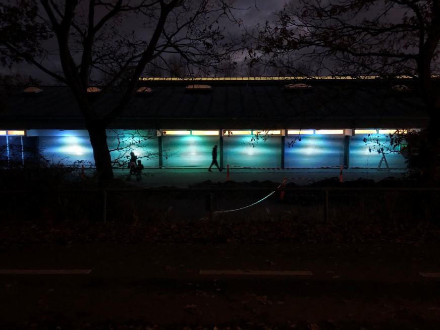 Lysdesign på East Kilbride Badet af kunstner Mads Vegas