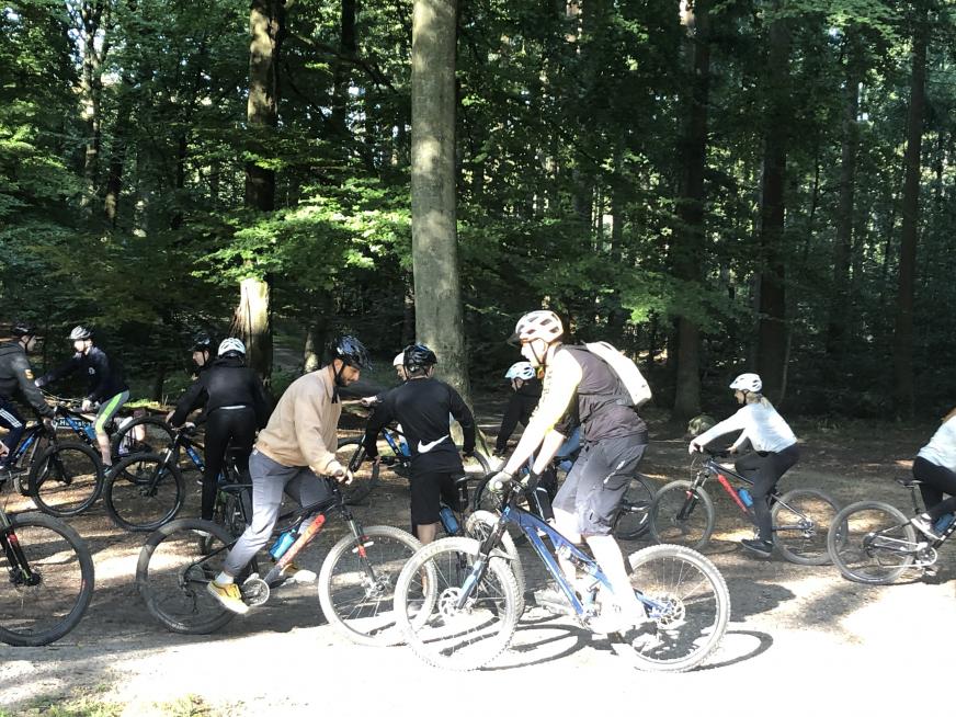 Skole-virksomhedssamarbejde finder balancen sammen