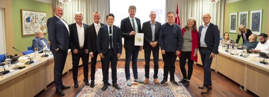 parterne bag aftalen