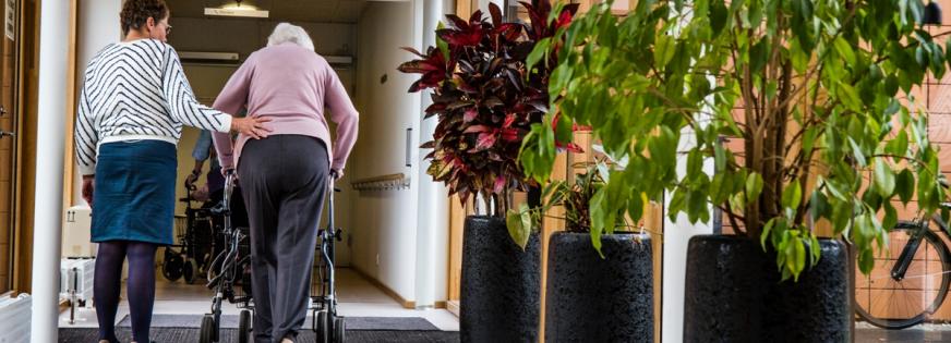 Besøgsrestriktioner på plejecentre ophævet
