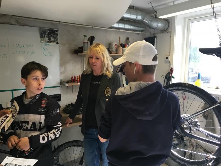 Cykelnørder med adrenalin i blodet og olie under neglene