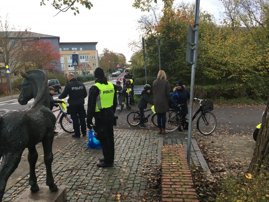Politi og kommune stod klar: Er dit barn et lys i mørket?