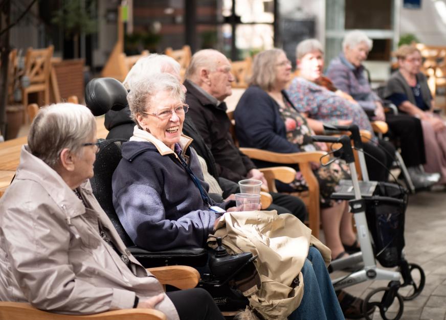 Plejecentre genåbner - og kulturen rykker ind